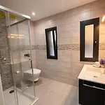 Villa Moderna Com Piscina