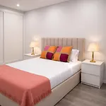 Moderna Com Piscina Βίλα *